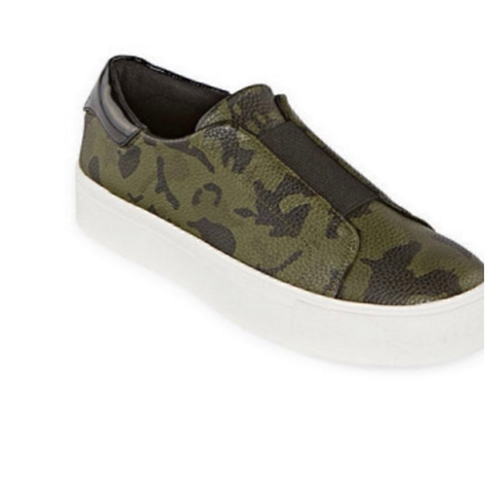 NICOLE Miller Leather Green and Black Camoflauge Slip on Sneakers Size 10